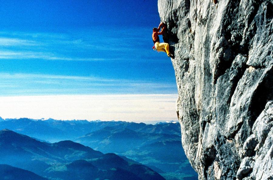 Thomas Bubendorfer in der Felswand